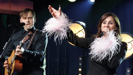 600 gala guests cram Wysicigi as pop icon Natalie Imbruglia delivers star live performance